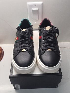 Black Leather Low-Top Platform Sneakers with Red & Green Stripe